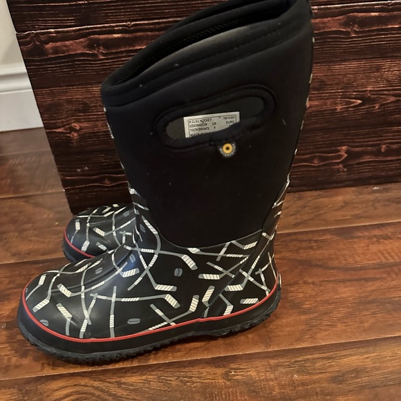 Classic Hockey Bogs kids size 4 - Picture 2 of 9